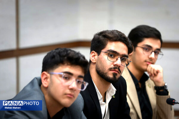 دومین روز نشست کارگروه تدوین سند دوازدهمین دوره مجلس دانش‌آموزی-2