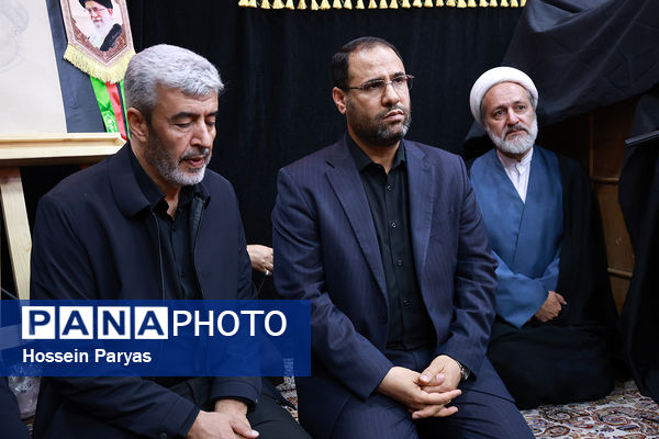 مراسم عزاداری شهادت خادم الرضا(ع) آیت‌الله سید ابراهیم رئیسی و همراهشان در مرکز آموزش عالی شهدای مکه