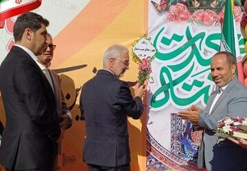 هیچ عرصه‌ای از علم و دانش و مسئولیت و فعالیت اجتماعی برای بانوان بسته نیست