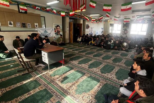  کارگاه‌های سواد اجتماعی و سیاسی و نمایشگاه انقلاب با شعار «روایت ناشنیده» در مدارس متوسطه دوم فشافویه
