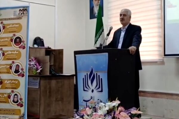 معلمی مسیر الهی و راهنمایی انسان‌ها به سوی روشنایی است