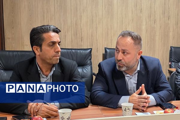 سومین جلسه شورای آموزش و پرورش ناحیه دو بهارستان