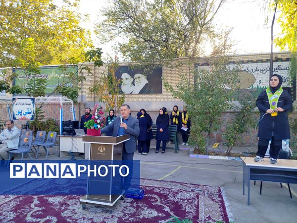 صبحگاه تمام تشکیلاتی دبیرستان تقی‌پور مراغه