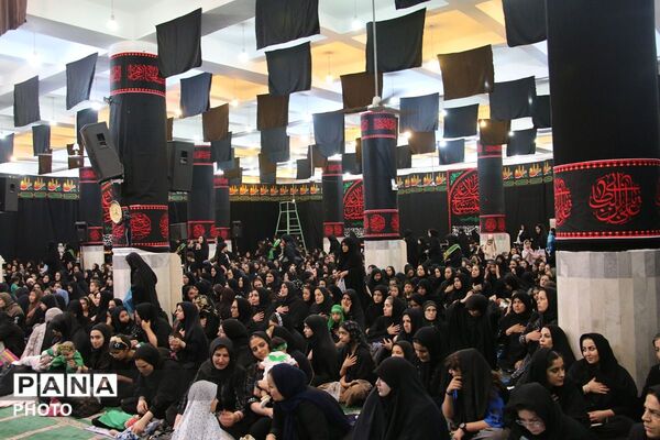 تجدید پیمان مادران قرچکی با آرمان‌های عاشورا در مراسم شیرخوارگان حسینی