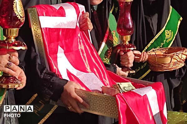 دبیرستان شهید عیسی‌وند میزبان پرچم متبرک حرم امام حسین (ع) 