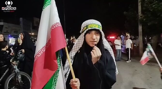 پرچم جمهوری اسلامی ایران نمادی از اتحاد و اقتدار است 