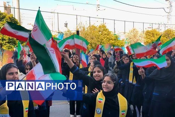 گرامیداشت ایام الله دهه فجر در دبیرستان رضوی شیراز