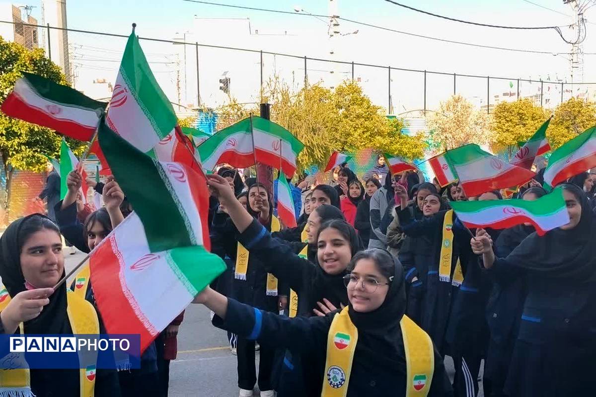 گرامیداشت ایام الله دهه فجر در دبیرستان رضوی شیراز