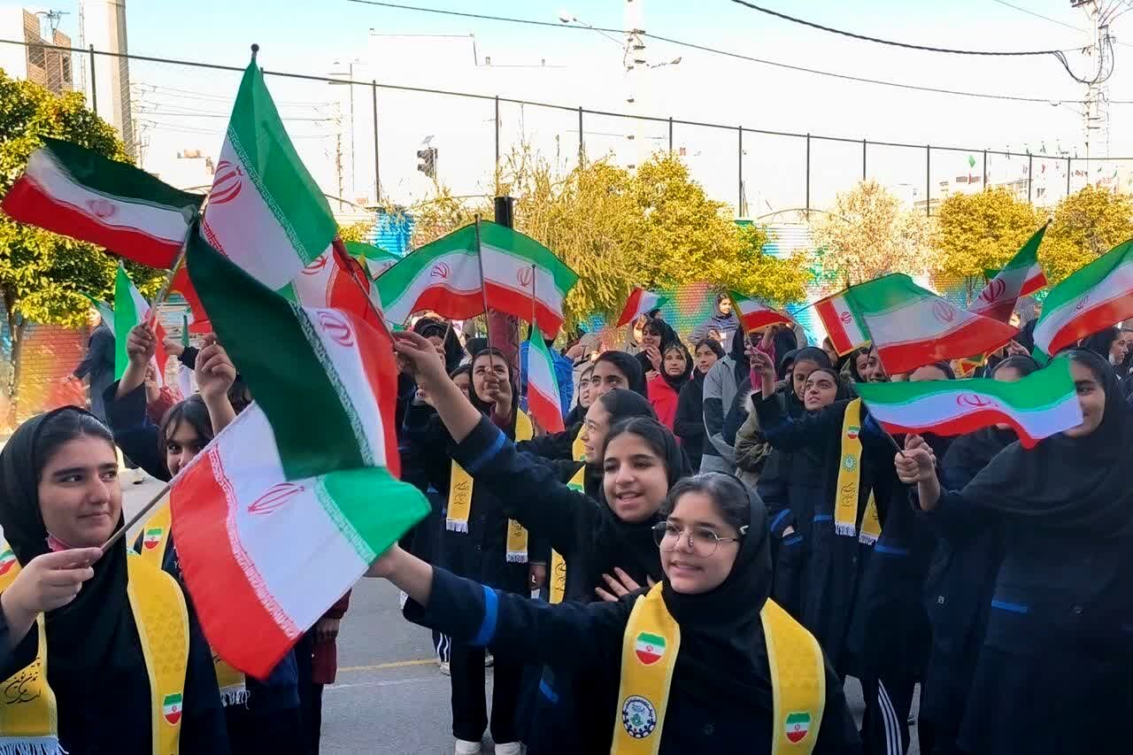 گرامیداشت ایام الله دهه فجر در دبیرستان رضوی شیراز