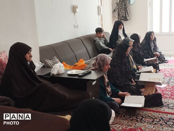 محفل انس با قرآن کریم‌‌ در روستای مهدی آباد خلیل آباد