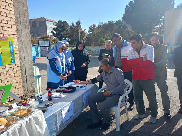  افتتاحیه پارک سلامت و آغاز به کار سفیران محیط یار  دبستان بنت الهدی صدر