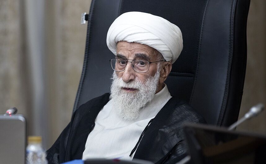 حل مشکلات کشور در گرو تحقق شعار سال است