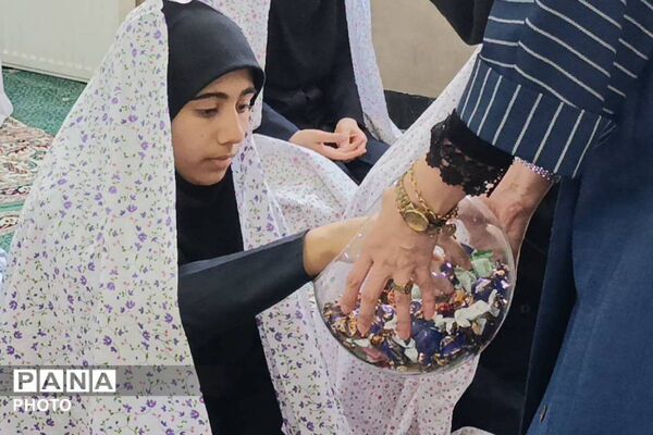 طنین عطر بندگی در فضای مدارس