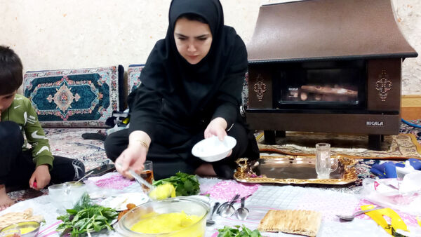 دیدار دانش‌آموزان انجمن اسلامی دبیرستان فاطمه الزهرا با همسر شهید علیرضا جمیلی شیروان