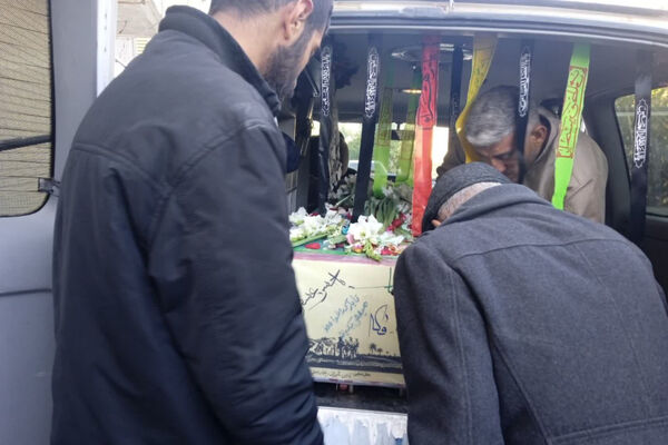 استقبال از شهید گمنام به میزبانی دبیرستان در ادب 