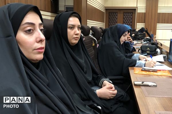 کارگاه توانمندسازی مدیران و معاونین پرورشی مدارس غیر دولتی و افتتاحیه طرح نماد در ناحیه دو شهرری 