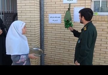 نواختن زنگ پدافند غیر عامل در دبستان پانزده خرداد شهرستان زارچ 