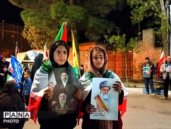 دانش‌آموزان شهرستان مانه در راهپیمایی‌های شبانه در جنگ رمضان 