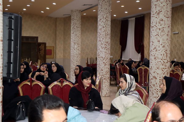 بروجنی‌ها به استقبال حاجیه دانش‌آموز 