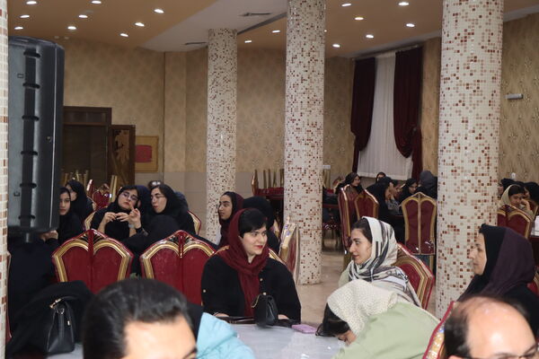بروجنی‌ها به استقبال حاجیه دانش‌آموز 