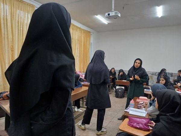 کارگاه آموزشی مشاوره در دبیرستان مطهره ناحیه ۶ مشهد