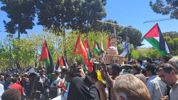 راهپیمایی روز قدس همراه با تشییع پیکر شهید صداقت در قم