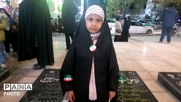 روضة شهدای بروجن صحنه عشق و ارادت به امام رضا(ع) شد
