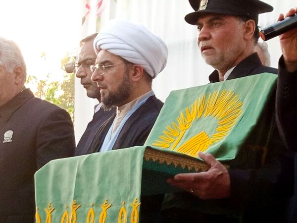 قدم هایی به عشق معلمان