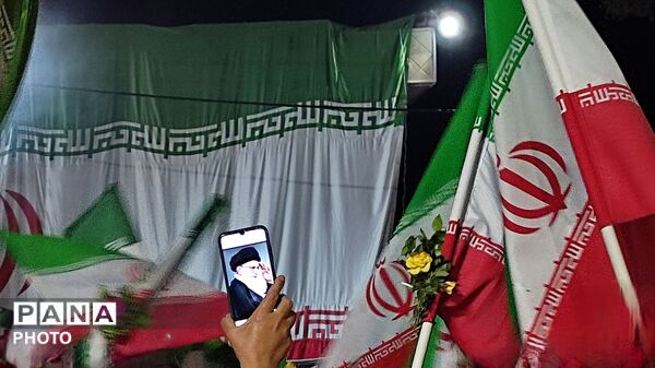 حماسه حضور مردم در جشن میلاد امام مهربانی ها