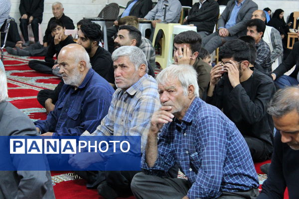 برگزاری مراسم گرامیداشت سالگرد ارتحال امام خمینی (ره) در شهر درق