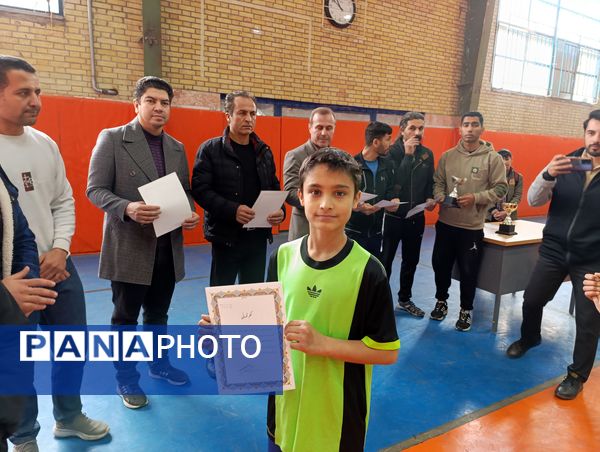  نایب قهرمانی تیم فوتسال مدرسه معلم آشخانه 