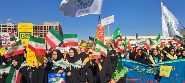 اجتماع عظیم دانش‌آموزان شهر مشهد به مناسبت روز دانش‌آموز