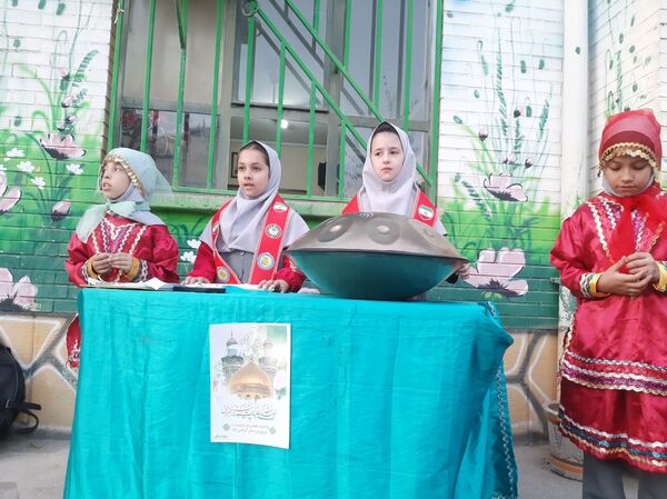 جشن روز ولادت حضرت زینب(س)  و روز پرستار در دبستان نیایش 1