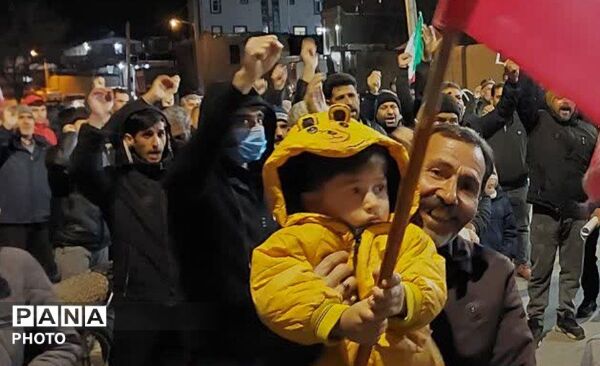 بیعت با رهبر جدید انقلاب در شهر ازندریان
