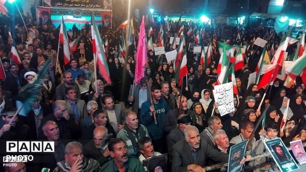 مردم انقلابی نورآباد در هفتاد و نهمین شب ، محکم تر و استوار تر از شب های قبل