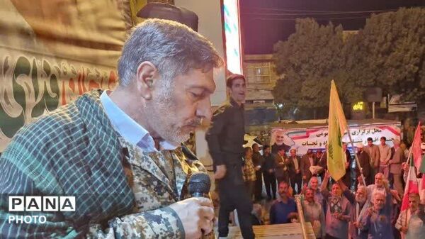 موج ۱۷۲ اجتماع شبانه مردم دلفان با تجلیل از ۲۲ خانواده آزاده