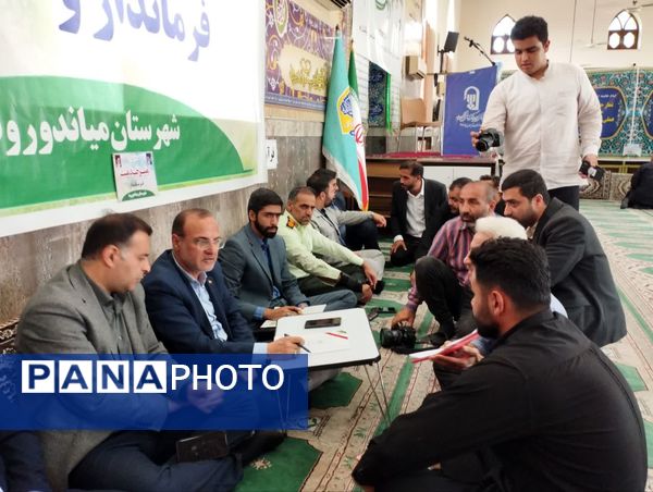 برپایی میز خدمت به‌مناسبت هفته دولت در میاندورود 