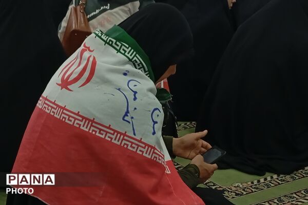 از کودکان تا بسیجیان؛ همه آمدند برای مردی که در قلب مردم بود