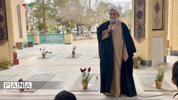 برگزاری همایش «بانوان پای کار ایران» در ابرکوه