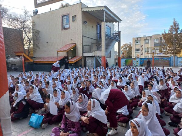 جلسه توجیهی  سفیران سلامت دبستان دخترانه شطیطه۲