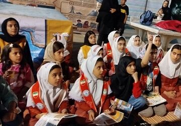 اجرای پویش ملی "با انرژیها" در کوهدشت؛ گامی بلند برای توانمندسازی دانش آموزان در حوزه انرژی