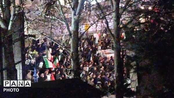 حضور پرشور مردم انقلابی نیشابور در سومین روز از عزای سالار شهیدان انقلاب اسلامی 