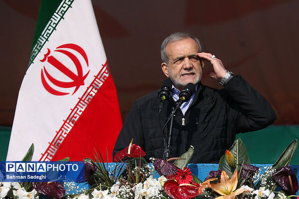 سخنرانی رئیس جمهوری در راهپیمایی ۲۲ بهمن ۱۴۰۳
