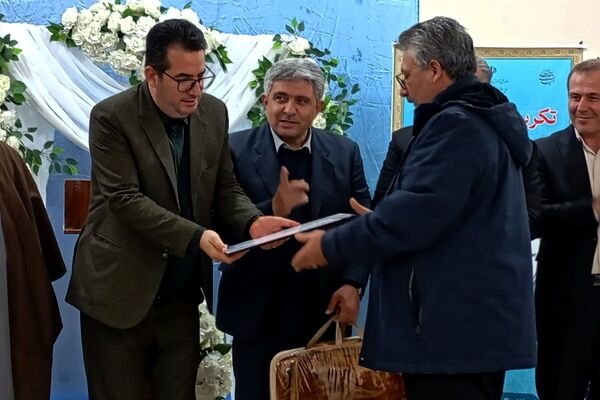 آیین تجلیل از فرهنگی بازنشسته در شهرستان مانه
