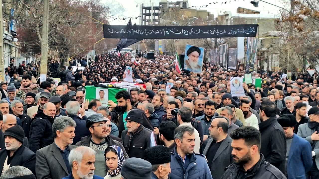 تشییع پیکر مطهر پنج شهید مدافع وطن اهل مرند در دریای خروشان مشتاقان شهادت 