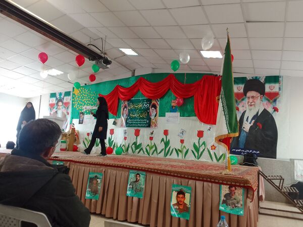 زنگ انقلاب در مدرسه بنت‌الهدی صدر با حضور مسئولین نواخته شد 