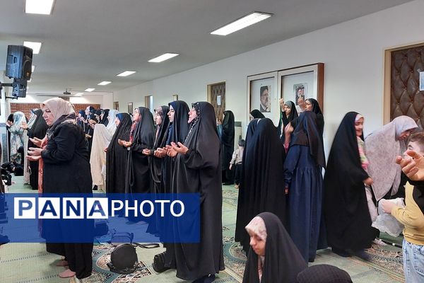 حضور فرهنگیان و مسئولان آموزش و پرورش پردیس در نماز جمعه 