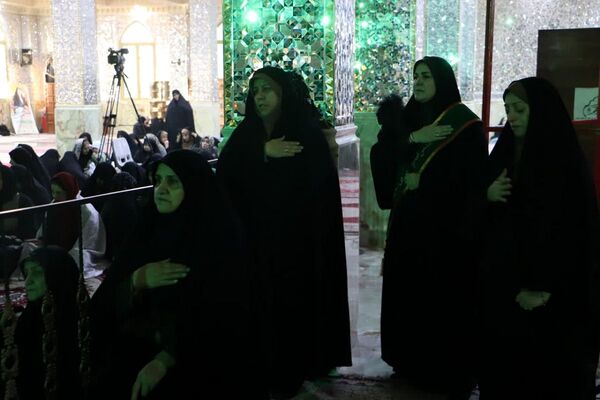 آیین تکریم مادران و همسران شهدا در شبستان بزرگ حرم بی‌بی سکینه(س)