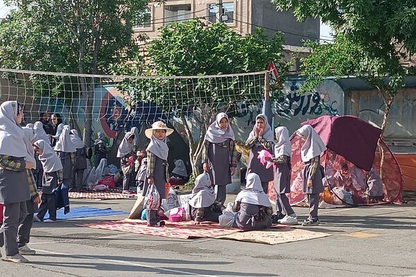 برگزاری اردون مدرسه‌ای در دبستان دخترانه آیت‌الله مرعشی نجفی قلعه نو کهریزک 