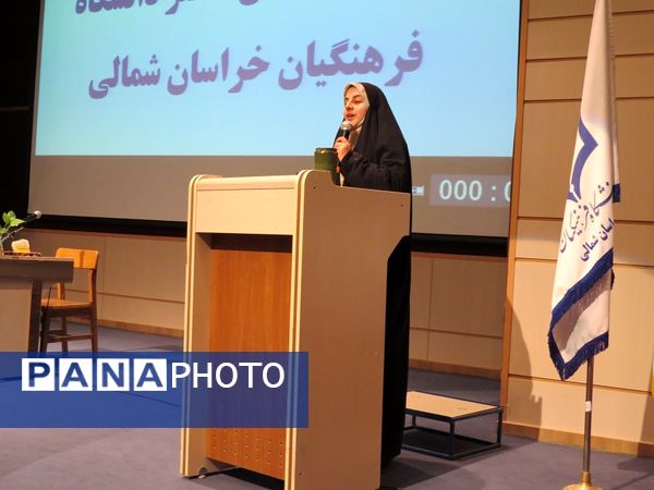 دیدار مشاور وزیر در امور زنان با دانشجویان دانشگاه فرهنگیان 